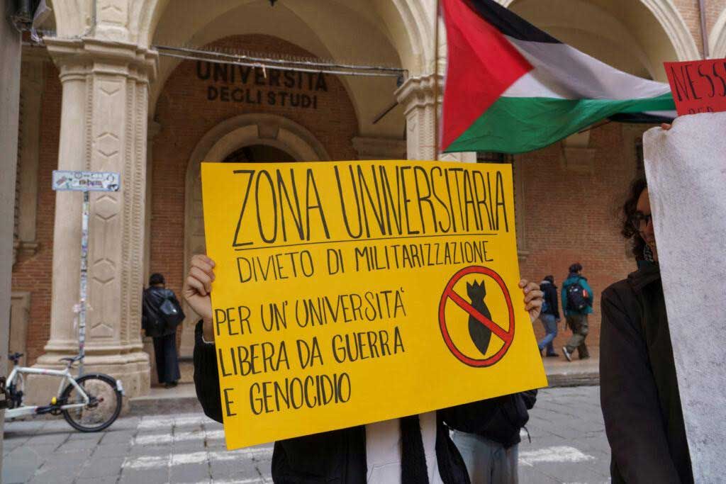 divieto militarizzazione citta - bologna