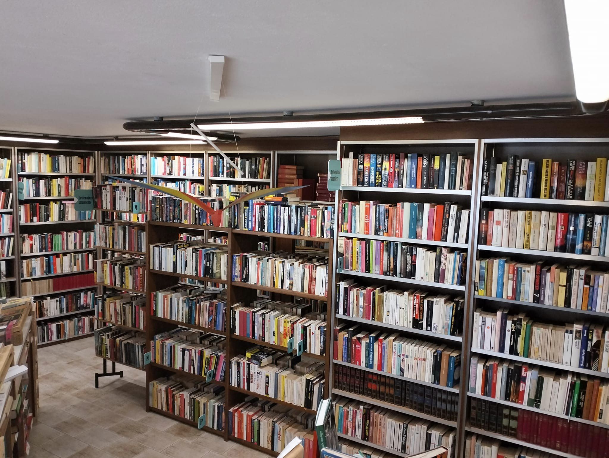 Banco-libri-Tricesimo-interno
