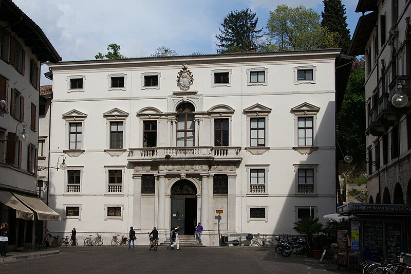 biblioteca piazza marconi