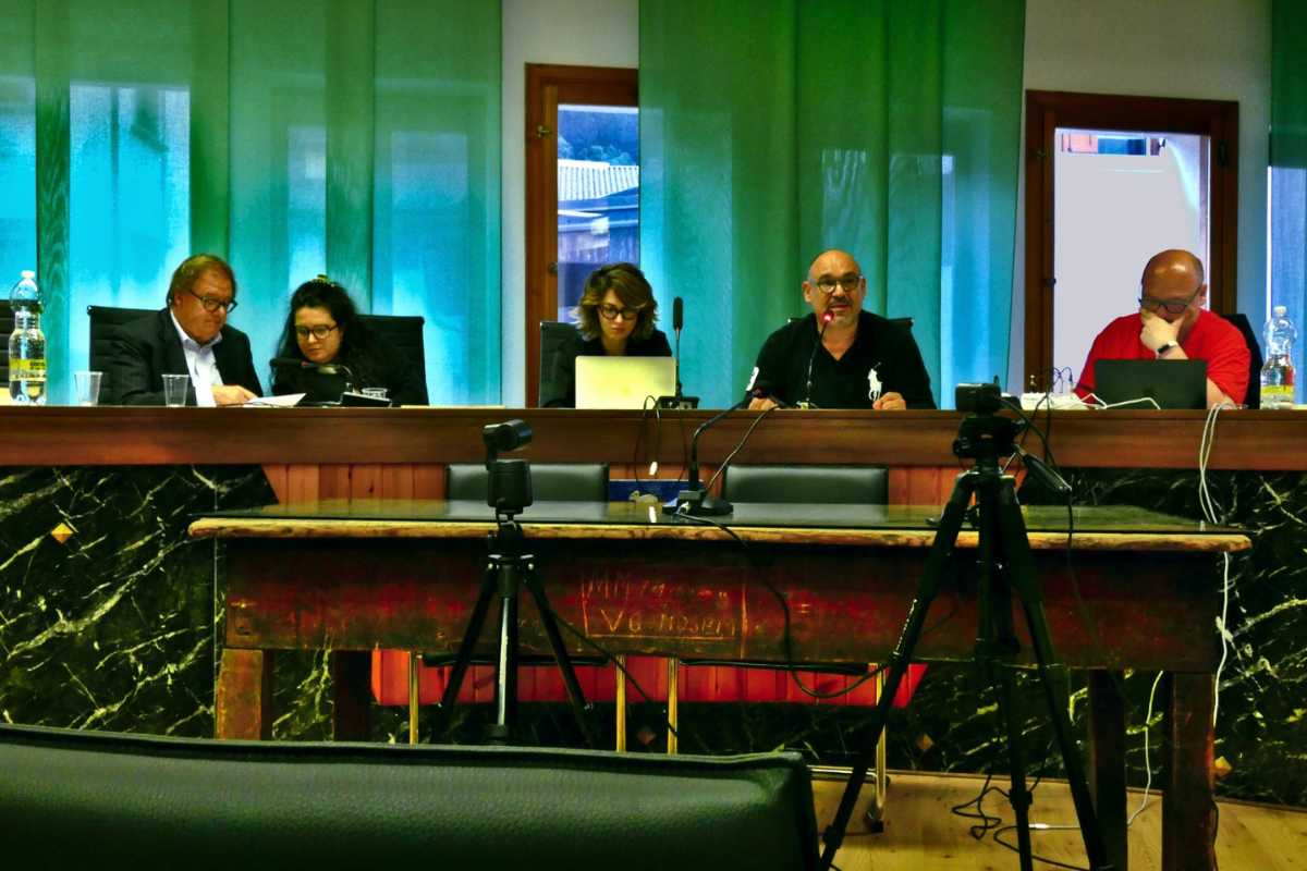 Come resistere in tempi torbidi? Il seminario de La società della ragione