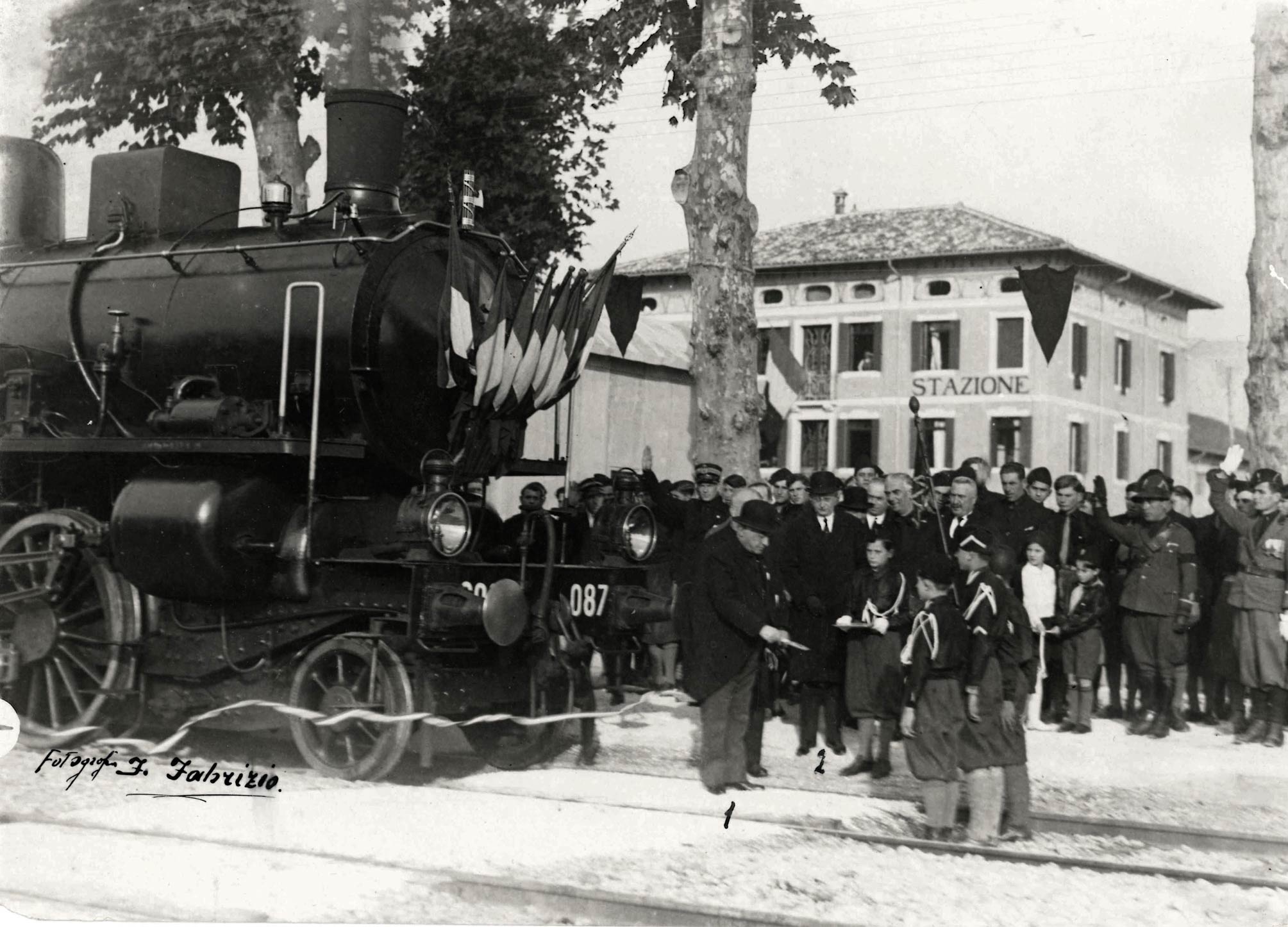 Inaugurazione 1930 Sacile con Leoni Coll. Adriano Miotti