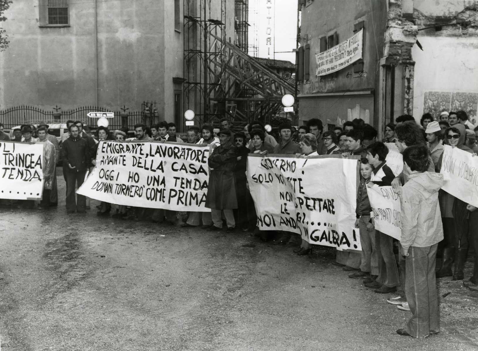 menifestazione terremoto 1976