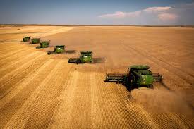 grandi pianure americane trattori coltivazioni estensive di grano