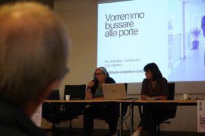 Slide "Vorremmo bussare alle porte" vista dal pubblico